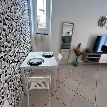 Dans Proche 아파트 *